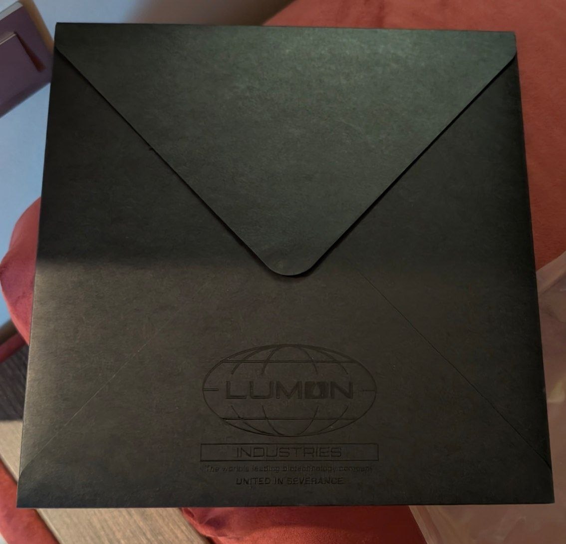 Приехала ещё одна коллекционка — второй сезон Разделения.